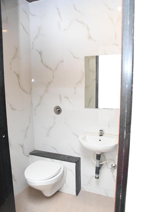 Hotel Sai Shatabdi Shirdi Camera foto