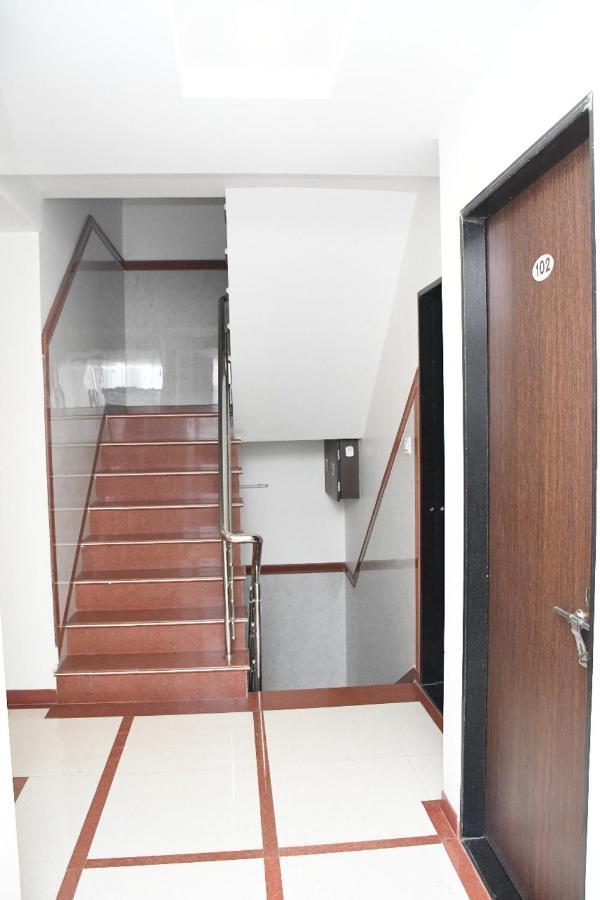 Hotel Sai Shatabdi Shirdi Esterno foto